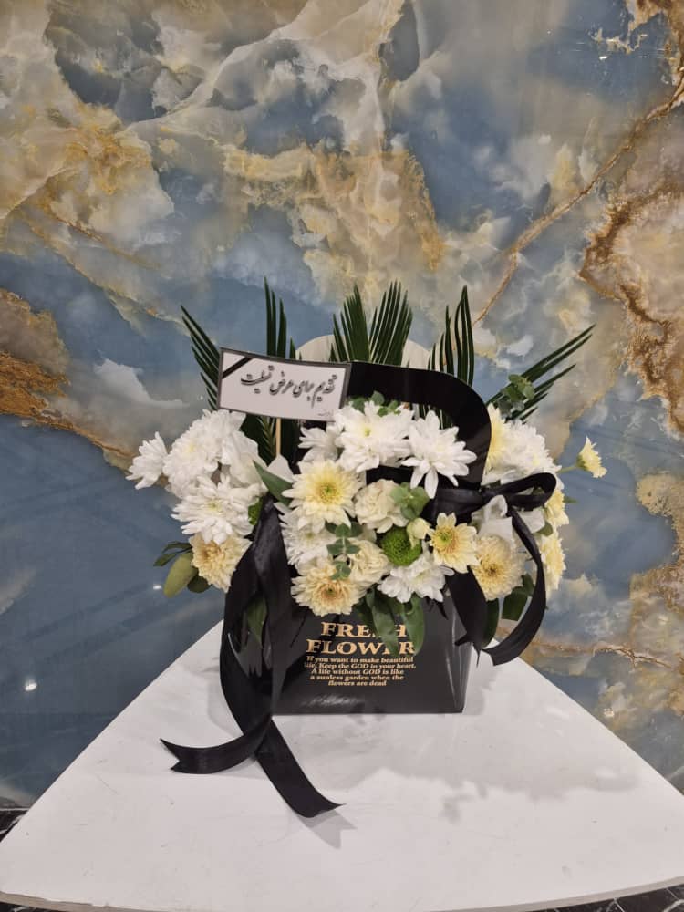 باکس گل تسلیت کد 6196